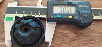 Nozicky tesla pod gramofon a zesilovac - 7