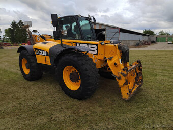 Teleskopický manipulátor JCB 550-80 Agri Plus - 7