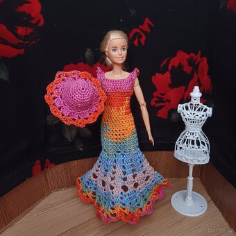 dlouhé šaty pro panenku - 7