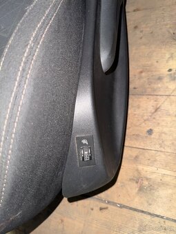 Prodám sedačky Peugeot 2008 rok 2013-2018 - 7