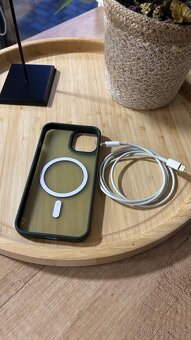 IPhone 14 256 gb Midnight barva - 7