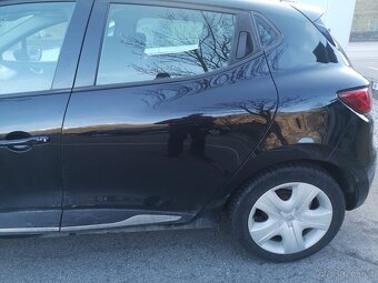 Renault Clio 1.2 benzín 2017 lehká havarie - 7