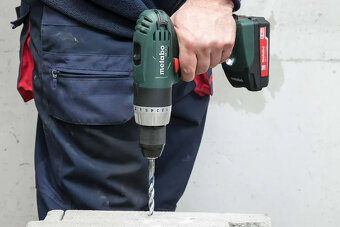 Profi AKU šroubovák / vrtačka (+ příklep) Metabo SB 18 Li - 7