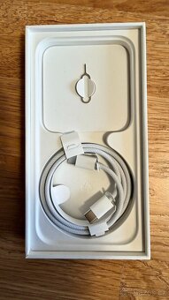 Phone 15 Pro 128 GB – Černý titan - 7