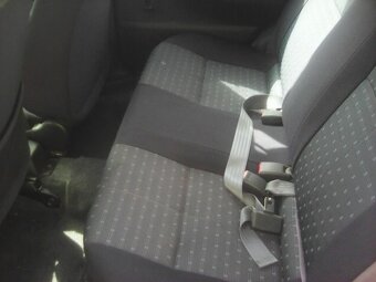 daihatsu sirion 1.0,2002,130000km. - 7