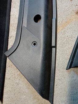 Škoda Forman plasty zadních sloupků - 7