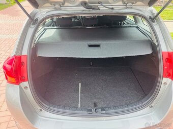 Toyota Auris 1.8 -73 kW Hybrid , kamera 2014 - 7