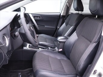 Toyota Auris 2,0 D-4D CZ Sports 1.Maj Tažné (2014) - 7