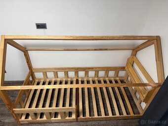 Domečková postel 90x200 s poličkou na knihy - 7