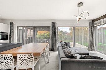 Pronájem rodinného domu 201 m², Králův Dvůr - Levín - 7