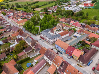 Multifunkční objekt, 2203 m², Lišov, ul. třída 5. května - 7