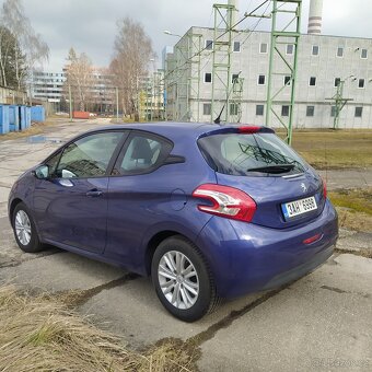 Peugeot 208 1.2 benzín 60kw, poctivých 136tkm, klima - 7