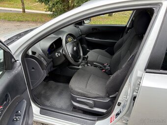 HYUNDAI I30 SW COMBI 1.4i----2011----NOVE V CR----- - 7
