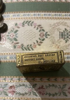 Mosazný nástěnný zápalkovník s obalem na zápalky - 7