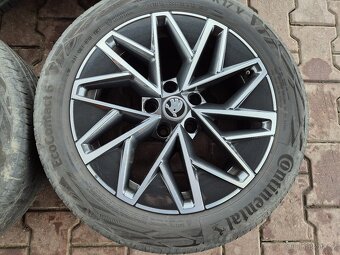 Alu kola Škoda 5x112 7x17 ET46 205/55r17 letní 5E3 601 025 - 7