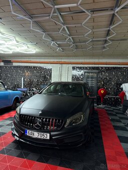 Mercedes A 45 AMG - 7