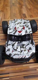 Arrma Fireteam 6S BLX 1:7 4WD RTR bílá - NOVÉ - 7