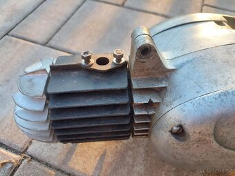 Jawa 50 pionyr, pařez- motor - 7