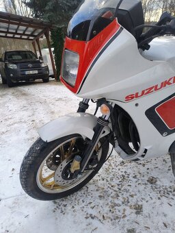 Suzuki GSX R 550 EF - 7