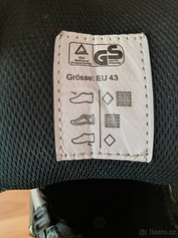 Kolečkové brusle BASE - 7