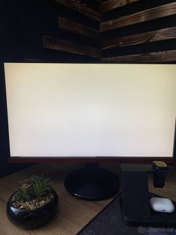 Triple Monitor Setup - M27Q (2K 170 Hz) + 2x AOC (1080p) - 7