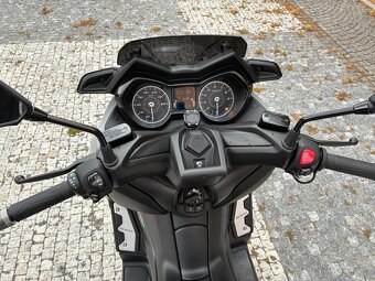 Yamaha XMAX 300 Icon Grey - plná výbava, 5tis. km - 7