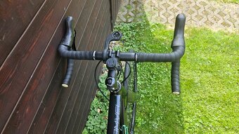 Gravel kolo 4EVER Gromvel 2 – Shimano 105, karbonová vidlice - 7