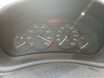 Peugeot 206, r.v. 2000 - 7
