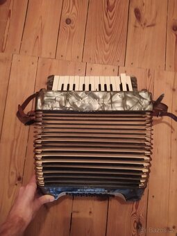 Akordeon/Tahací harmonika Hohner, Student IV - 7