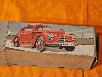 Bakelitové auto škoda Tudor 50. léta značeno Šerý, rarita - 7