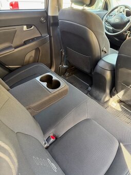kia sportage 2.0CRDI 4x4 - 7
