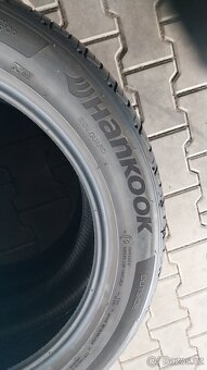 Prodám 2 x letní pneu Hankook 235/50/19 - 7