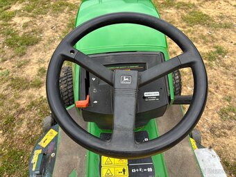 Zahradni trakturek John Deere stx 38 - 7