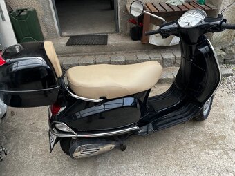 Vespa LX125 černá - 7