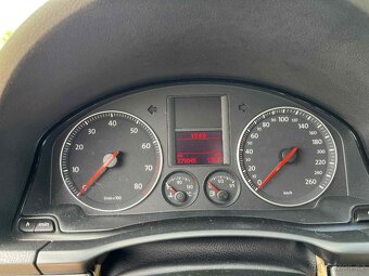 Volkswagen Golf V 5 1.6 mpi NOVÁ STK - 7