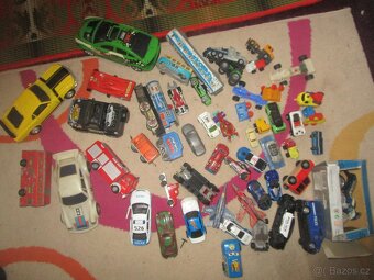 STARÉ HRAČKY-AUTÍČKA ATD. - 7