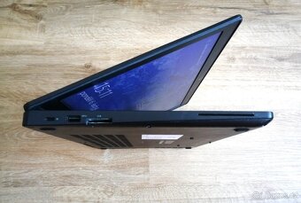 DELL Latitude E5580 - 15.6", SSD, DDR4-16GB, PODS.KLÁV. - 7