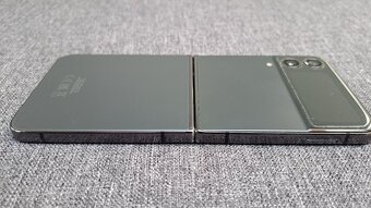 Samsung Galaxy Z Flip 4 8/256GB s chybou LCD - 7