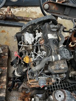 Prodám funkční motory. levný - 7