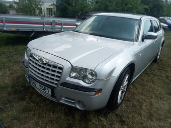 Prodám Chrysler 300C R.V.2007 3.0 nafta 160kw - 7