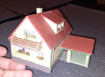 Model rodinný dům s garáží do kolejiště TT - 7