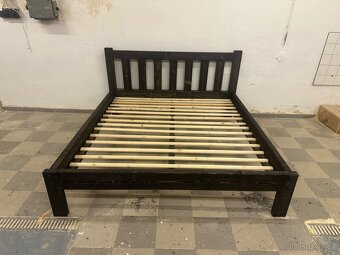 Masivní postel z fošen 180 x 200 cm matrace - Nová - 7