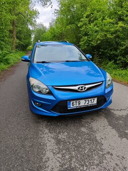 HYUNDAI i30 Combi 1.4 benzín ,80kW 2011 ČR ,1.majitel - 7