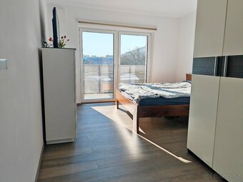Mezonetový byt 6kk s bazénem 279 m² Brno Ivanovice - Česká - 7