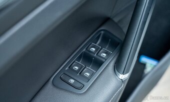 VW Golf Variant 2.0 TDI 4Motion Highline, 110 kW, 2014 - 7