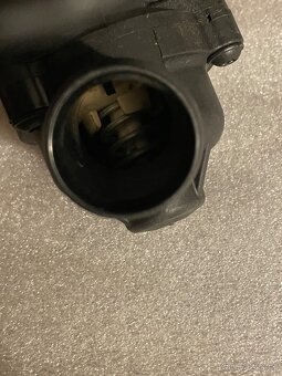 ÚPLNÁ SKŘÍŇ S TERMOSTATEM ŠKODA -  03C 121 111B - 7