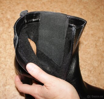 Černé dámské kožené polokozačky Barton v. 37 - 7