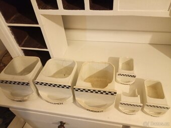 Historický kuchyňský kredenc - 7