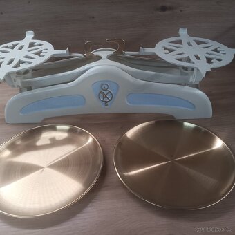 Staré kuchyňské váhy krémové - 7