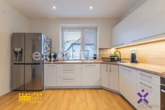 Prodej rodinného domu 5+1 325 m2, pozemek 1 122 m2 - Uherský - 7